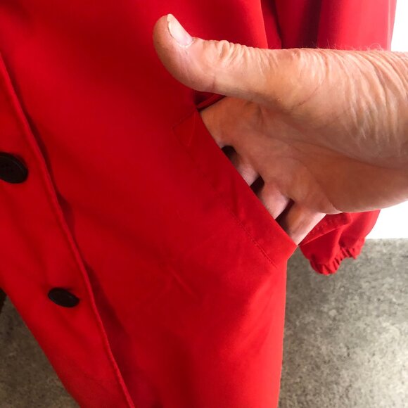 ☔️ Classic Chic Rain Jacket — Vintage Paris Design - Picture 10 of 14